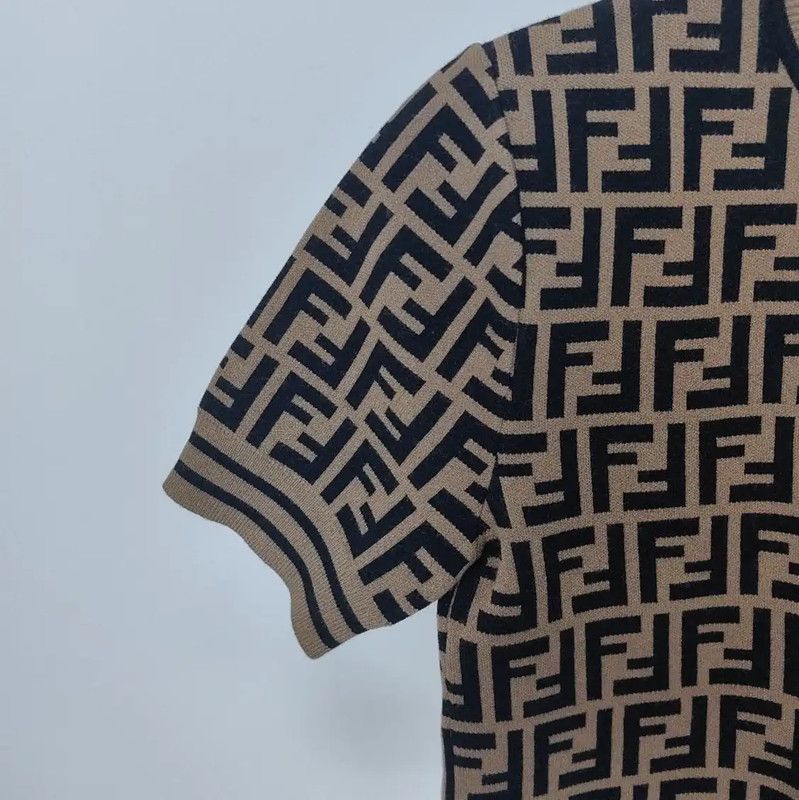 Fendi Fendi Summer Short Sleeve T-Shirt in Deep Brown 0089 Size M / US 6-8 / IT 42-44 - 4 Thumbnail