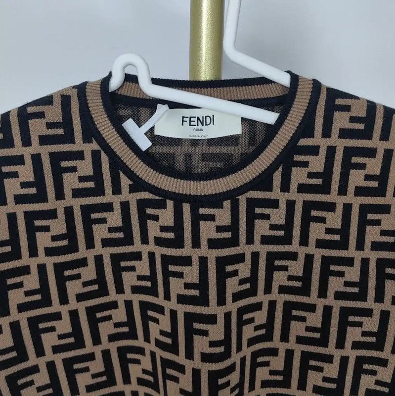 Fendi Fendi Summer Short Sleeve T-Shirt in Deep Brown 0089 Size M / US 6-8 / IT 42-44 - 3 Thumbnail