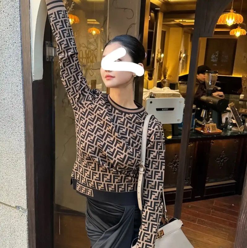 Fendi Fendi Brown Knit Sweater for Women 0089 Size M / US 6-8 / IT 42-44 - 9 Thumbnail