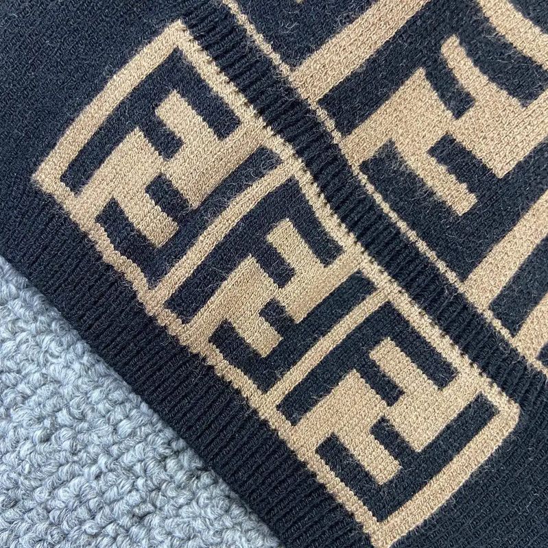 Fendi Fendi Beige Knit Graphic Short-Sleeve T-Shirt 0089 Size M / US 6-8 / IT 42-44 - 3 Thumbnail