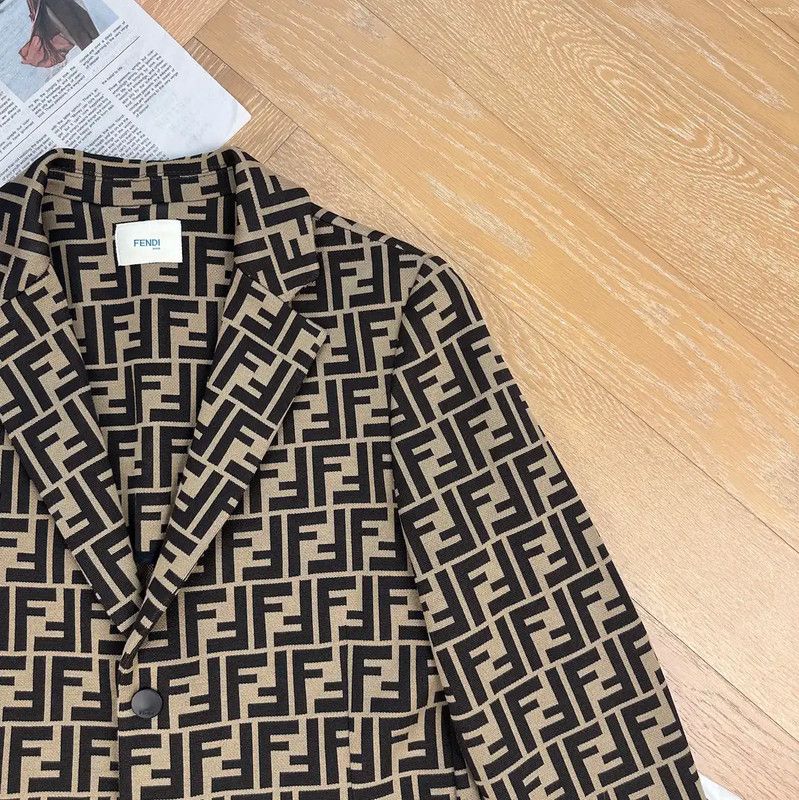 Fendi Fendi Khaki Women's Blazer in Size S 0089 Size S / US 4 / IT 40 - 5 Thumbnail