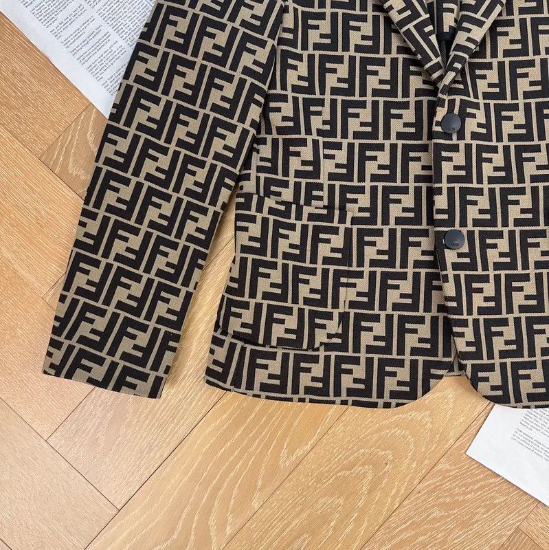 Fendi Fendi Khaki Women's Blazer in Size S 0089 Size S / US 4 / IT 40 - 3 Thumbnail