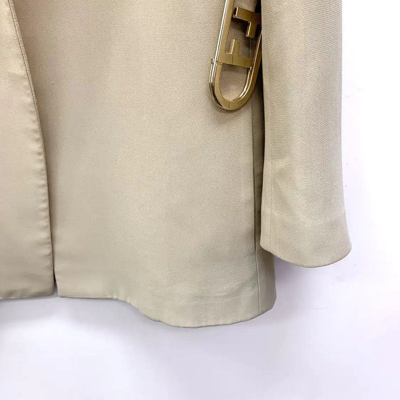 Fendi Fendi Beige XS Women's Jacket with Unique Design 0089 Size XS / US 0-2 / IT 36-38 - 4 Thumbnail