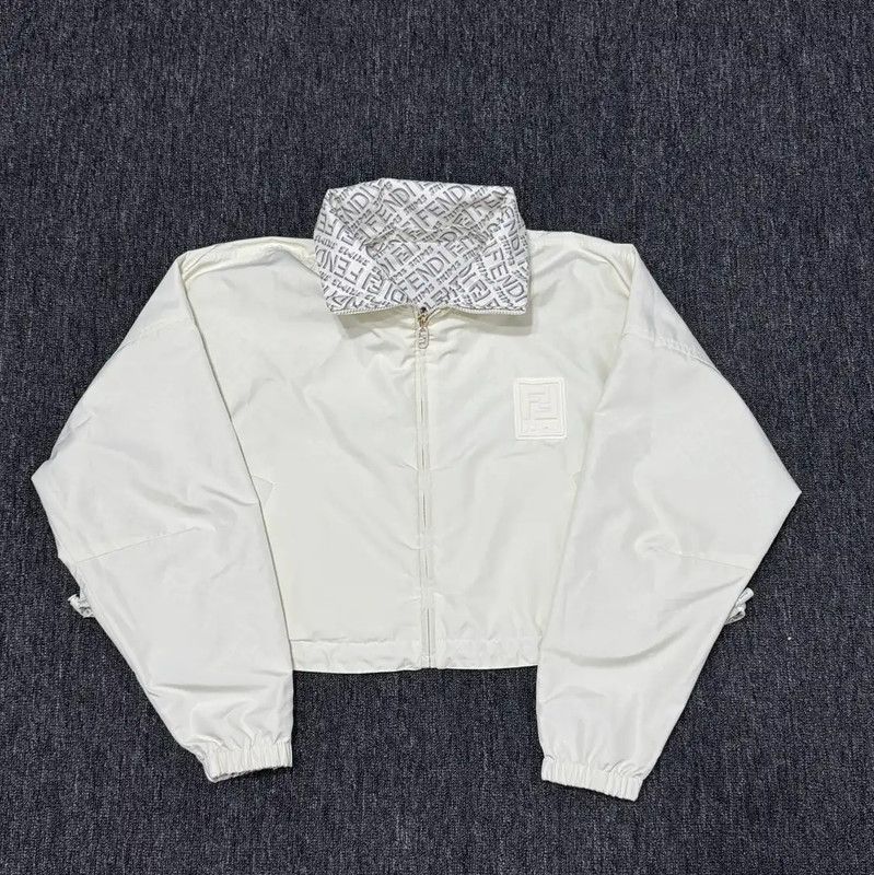 Fendi Fendi Cropped Jacket in Beige Polyester 0089 Size M / US 6-8 / IT 42-44 - 4 Thumbnail