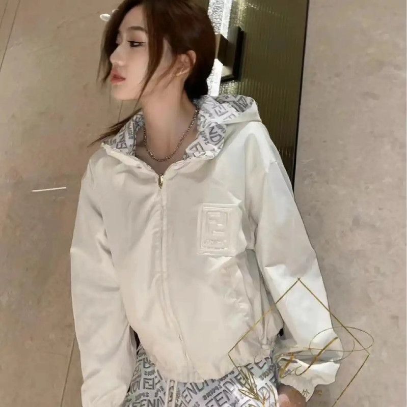Fendi Fendi Cropped Jacket in Beige Polyester 0089 Size M / US 6-8 / IT 42-44 - 5 Thumbnail
