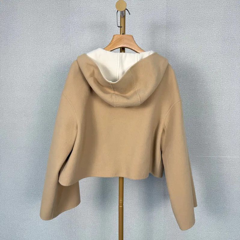 Fendi Fendi Beige Wool Women's Jacket 0089 Size L / US 10 / IT 46 - 2 Thumbnail
