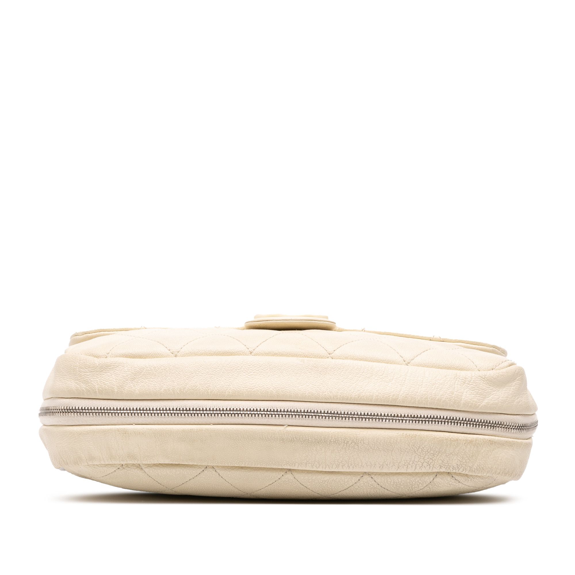 Chanel Chanel Quilted Calfskin Expandable Zip Yacht Flap Size ONE SIZE - 3 Thumbnail