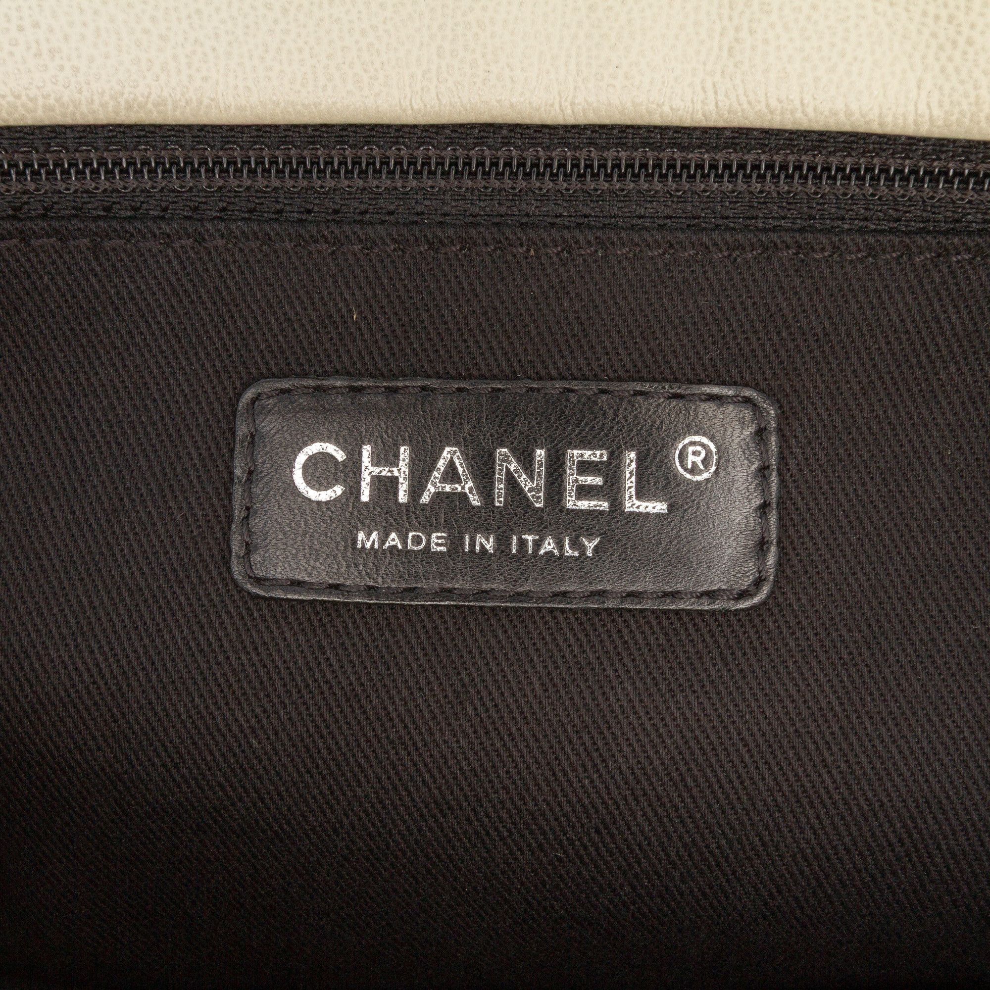 Chanel Chanel Quilted Calfskin Expandable Zip Yacht Flap Size ONE SIZE - 5 Thumbnail