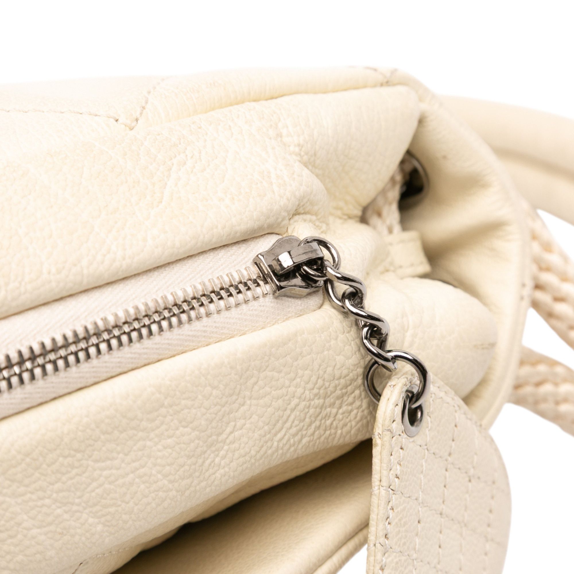 Chanel Chanel Quilted Calfskin Expandable Zip Yacht Flap Size ONE SIZE - 9 Thumbnail