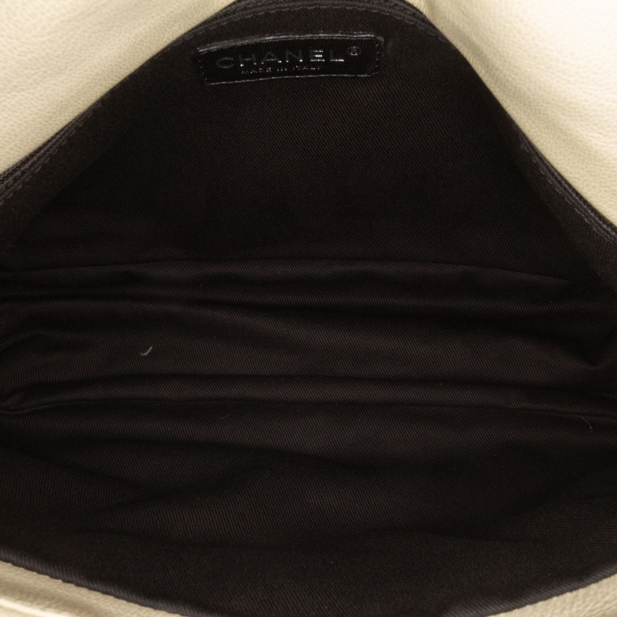 Chanel Chanel Quilted Calfskin Expandable Zip Yacht Flap Size ONE SIZE - 4 Thumbnail