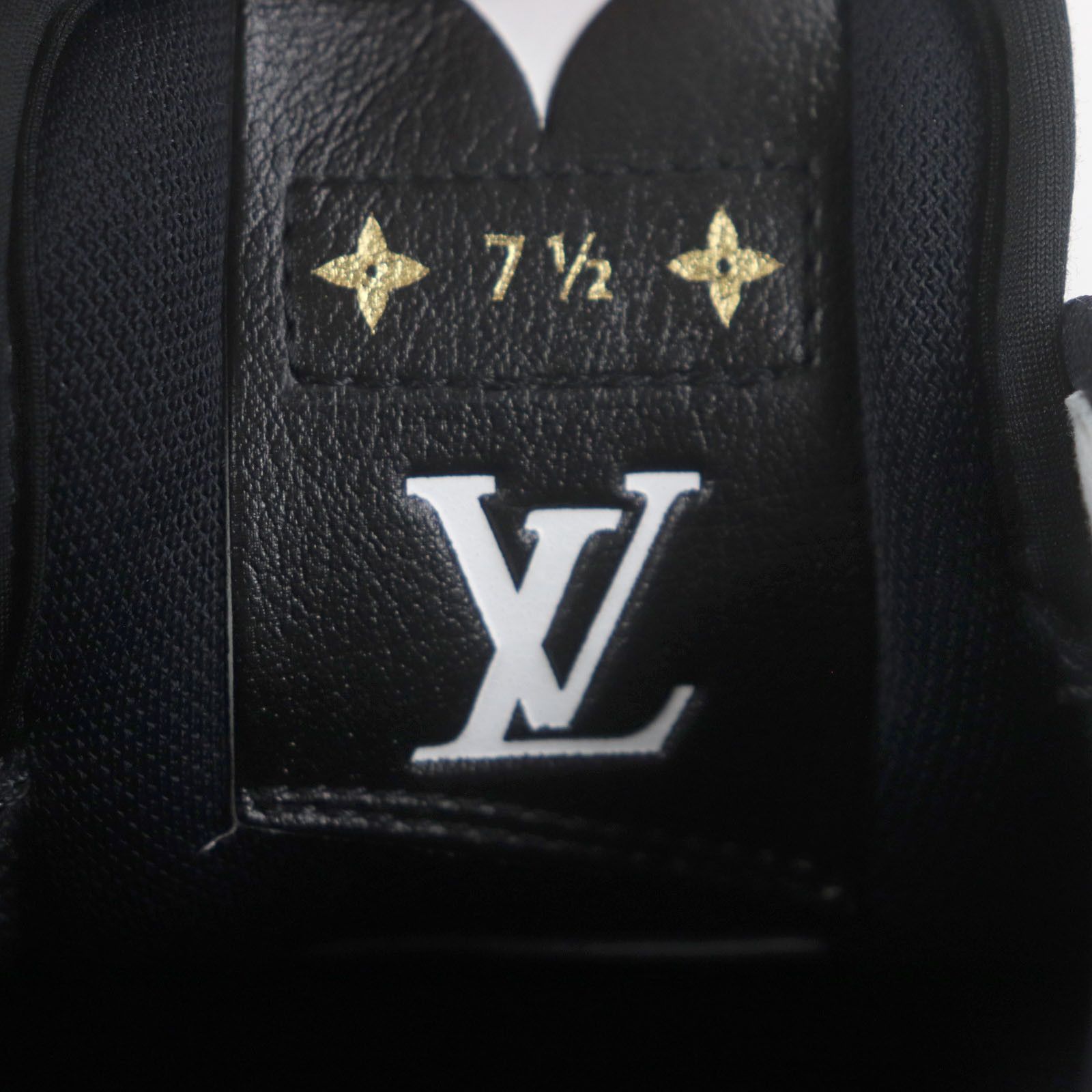 Louis Vuitton Louis Vuitton Louis Vuitton Leather Sneakers Leather Shoes 1ACF0A DUTY FREE for USA Size ONE SIZE - 10 Thumbnail