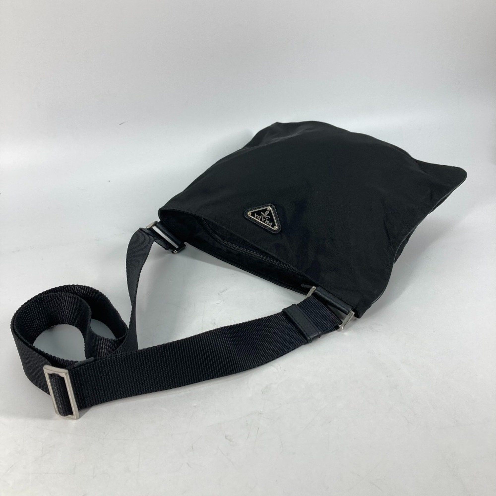 Prada Prada Triangle Logo Flat Shoulder Bag in Nylon with Plaque, Black Size ONE SIZE - 8 Thumbnail