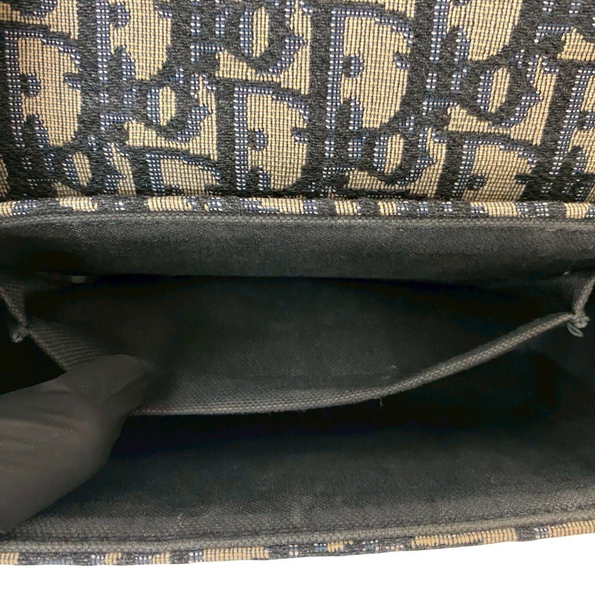 Dior Near-unused Christian Dior Trotter 30 Montaigne Oblique Leather and Canvas Mini Shoulder Bag, Navy, 23229 Size ONE SIZE - 10 Thumbnail