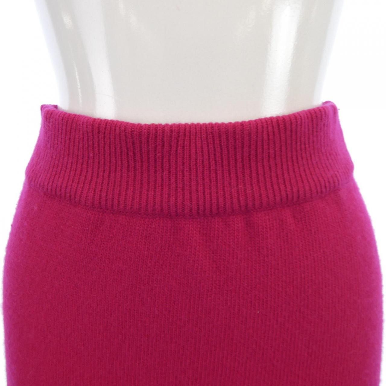 Chanel Chanel Chanel 100% Cashmere Skirt Others Skirts DUTY FREE for USA Size ONE SIZE - 5 Thumbnail