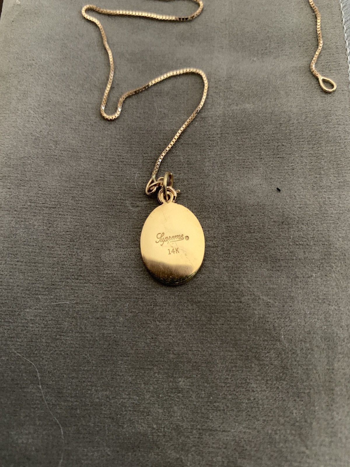 アクセサリー SS19 SUPREME Libertad Gold Pendant 14k Supreme Libertad Gold Pendant (SS19) - $398