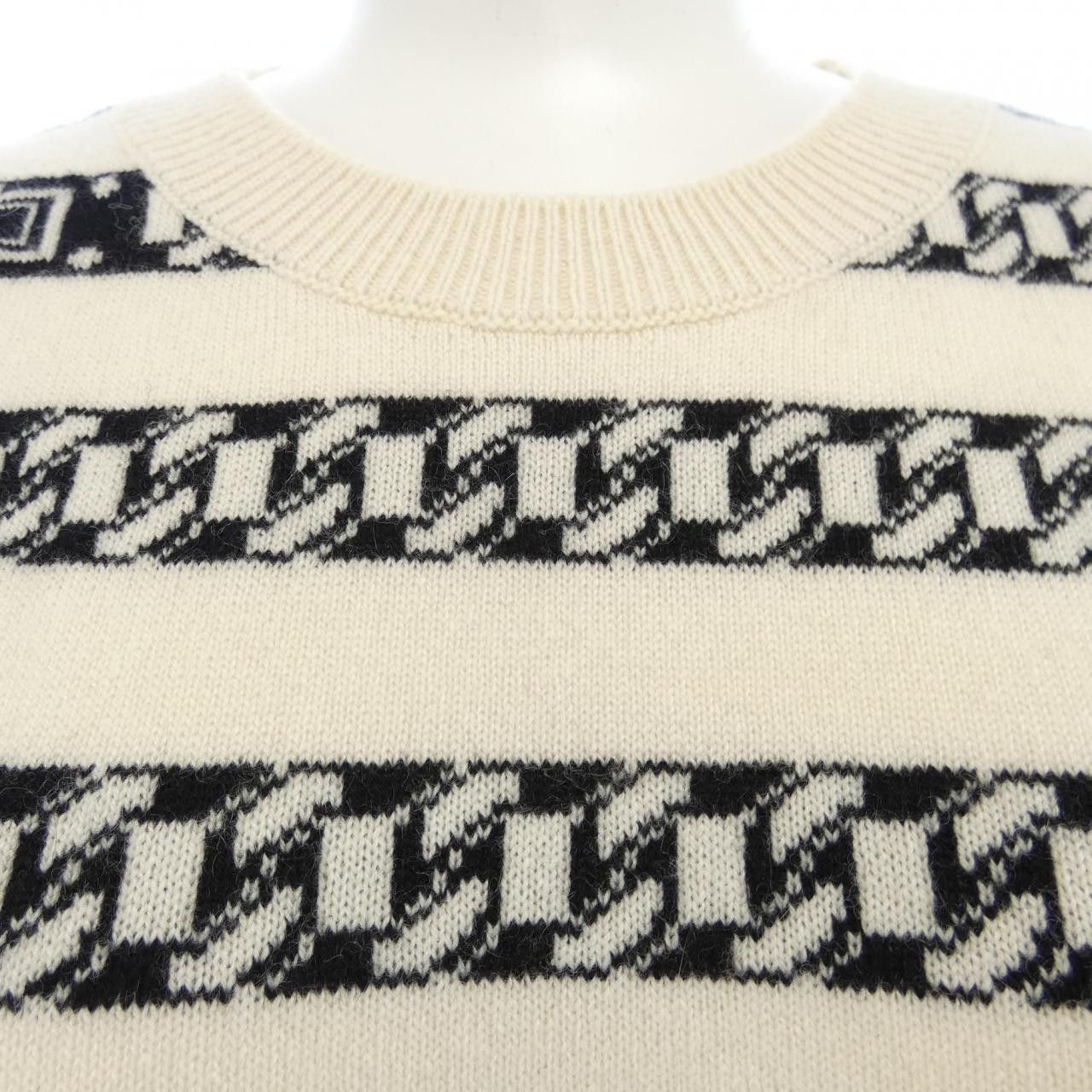 Chanel Chanel Chanel P56112K07327 100% Cashmere Knit Others Tops P56112K07327 DUTY FREE for USA Size ONE SIZE - 6 Thumbnail