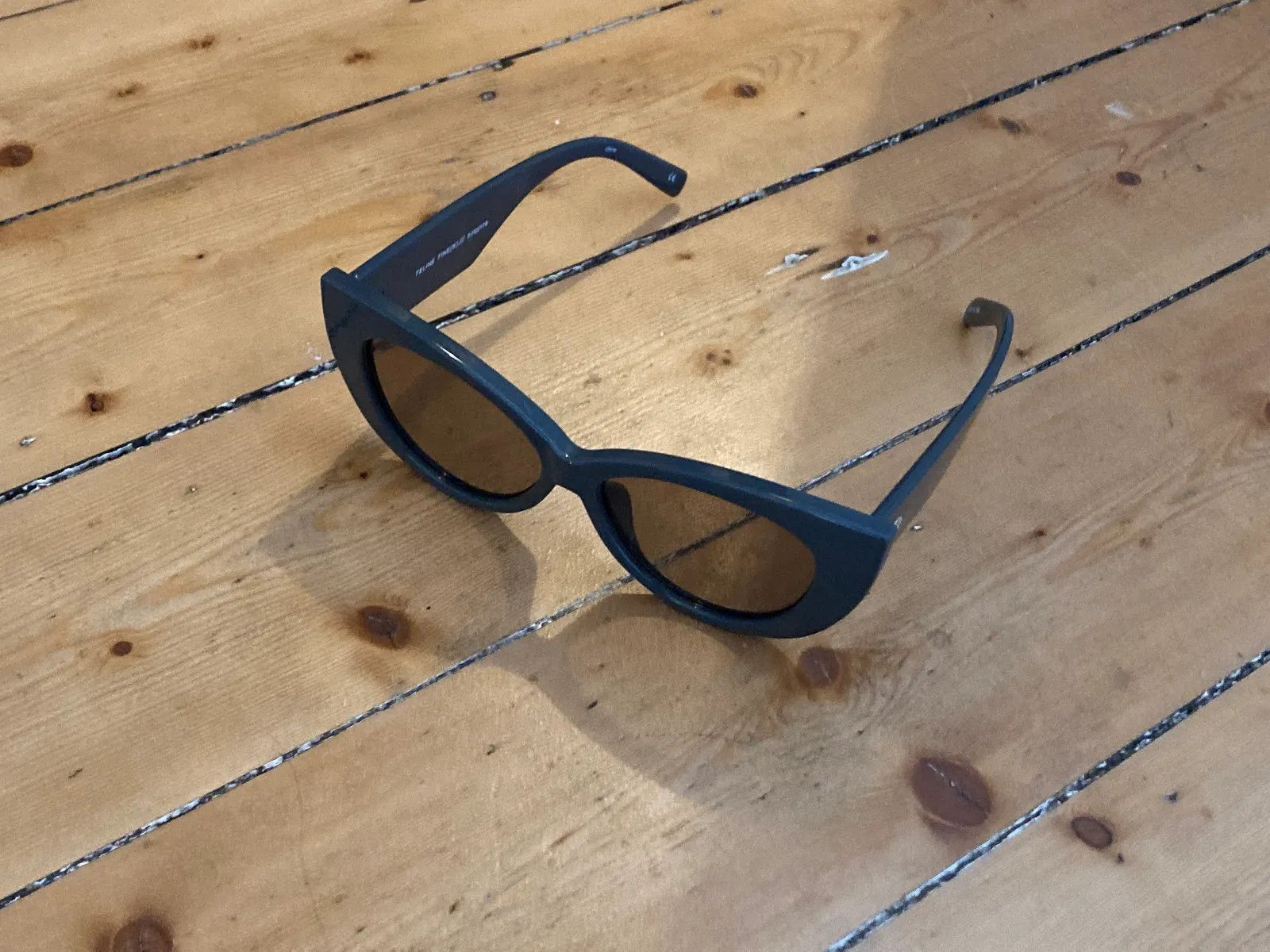 Le Specs Le Specs Cat eye Sunglasses Size ONE SIZE - 2 Thumbnail