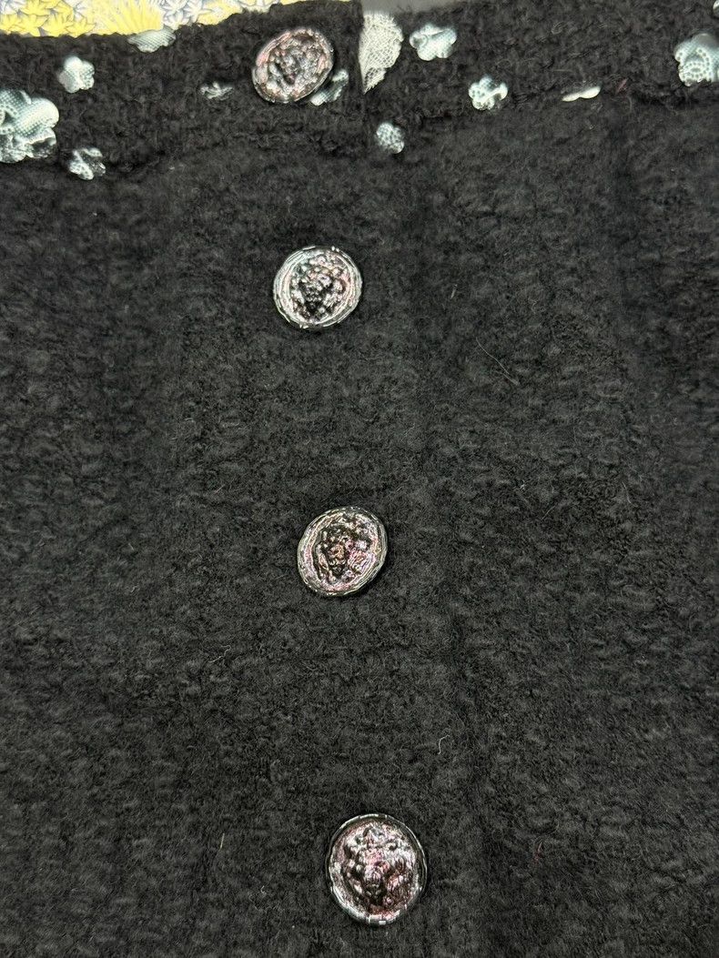 Chanel Chanel Black Lion Buckle Sequin Crop Top - dmc Size US M / EU 48-50 / 2 - 2 Thumbnail