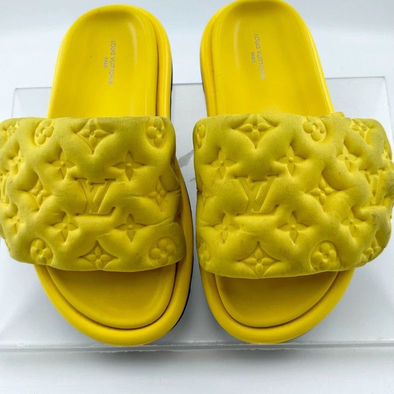 Louis Vuitton Louis Vuitton Embossed Velcro Slides - dmc Size US 5.5 / EU 38 - 6 Thumbnail