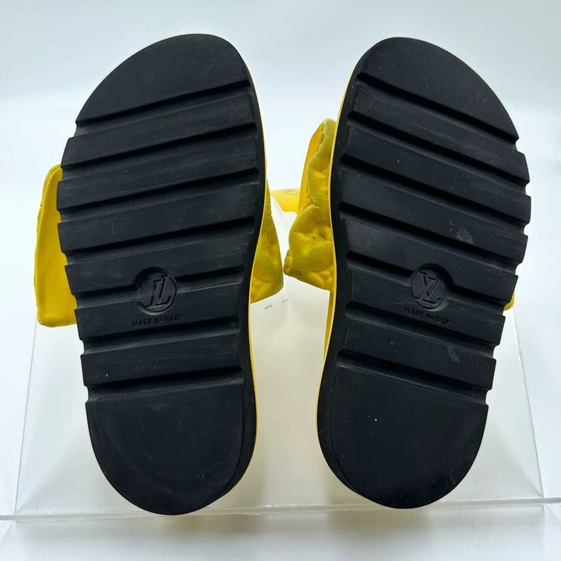 Louis Vuitton Louis Vuitton Embossed Velcro Slides - dmc Size US 5.5 / EU 38 - 7 Thumbnail