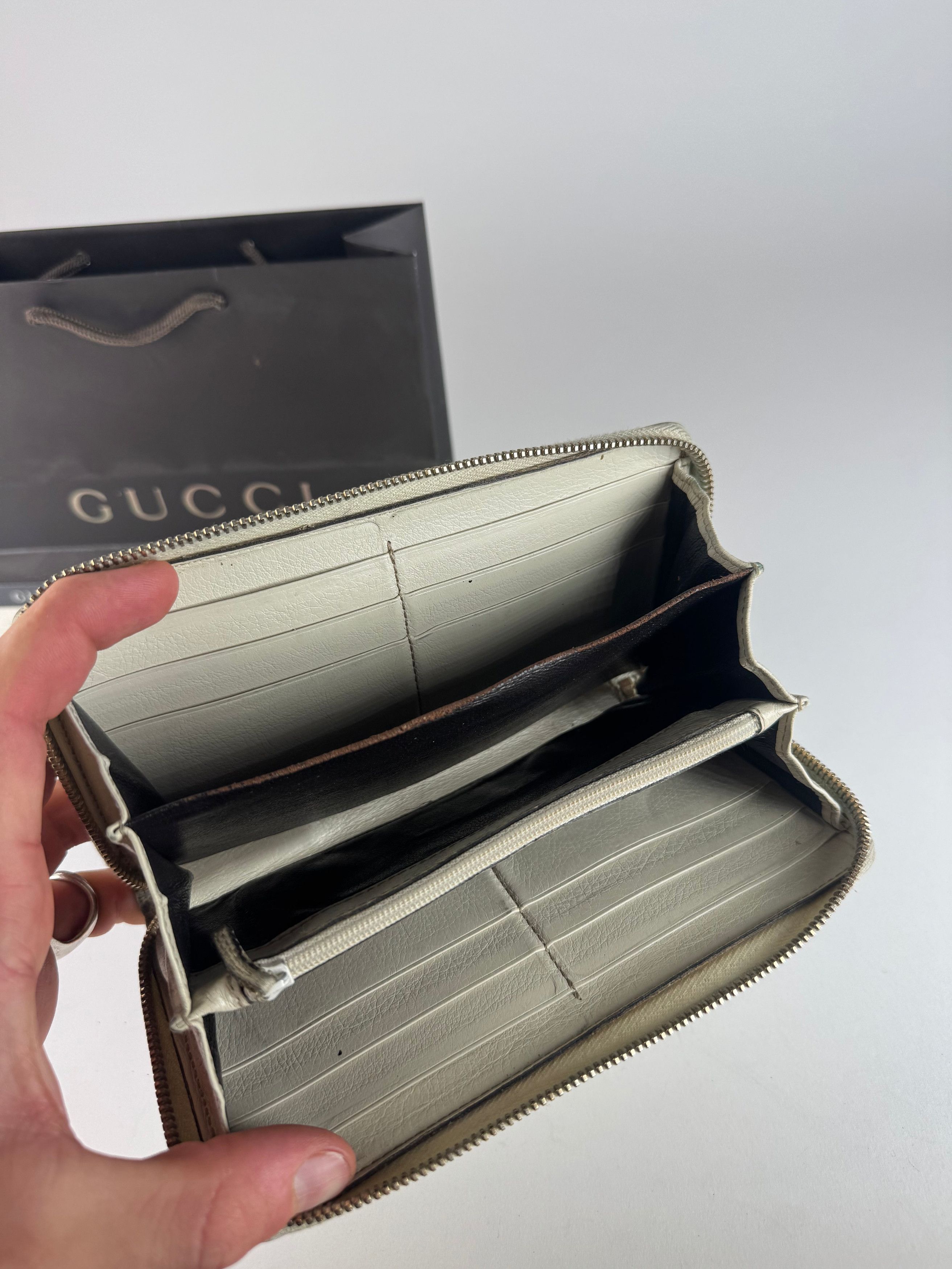 Gucci Vintage Leather Monogram Wallet white Size ONE SIZE - 3 Thumbnail