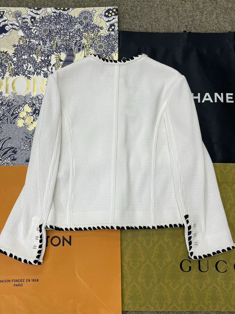 Chanel Chanel White Diamond Buckle Jacket - dmc Size US M / EU 48-50 / 2 - 3 Thumbnail