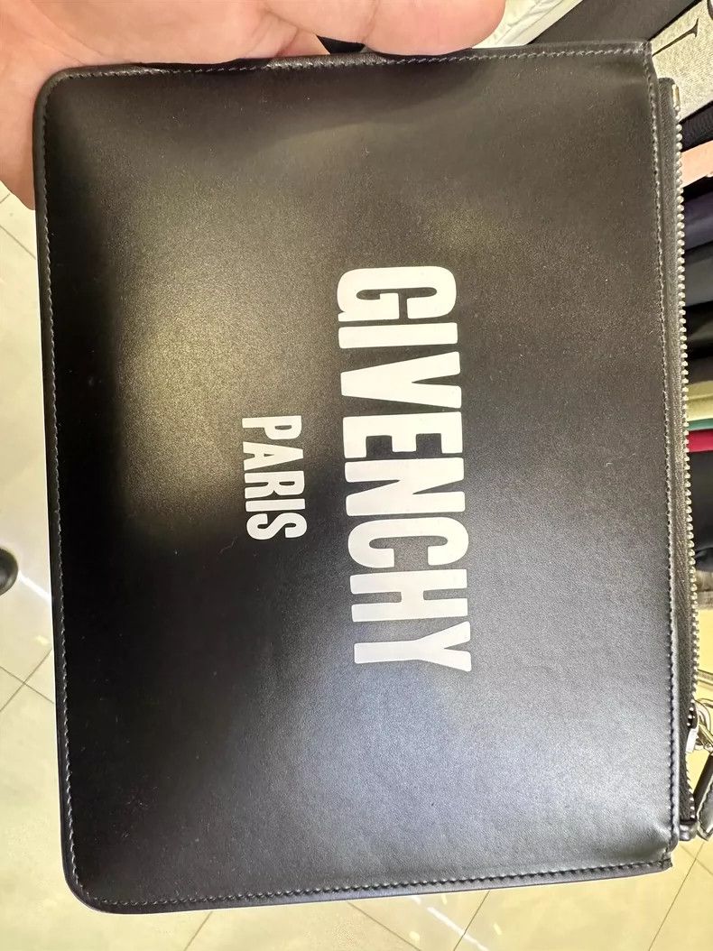 Givenchy Givenchy Paris Logo Black Leather Clutch - dmc Size ONE SIZE - 5 Thumbnail