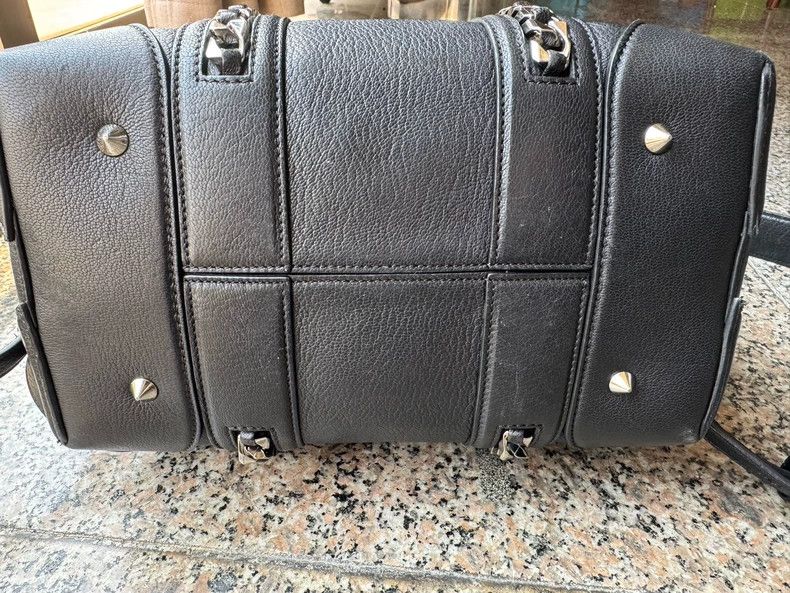 Givenchy Givenchy Black Bucket Handbag - dmc Size ONE SIZE - 3 Thumbnail