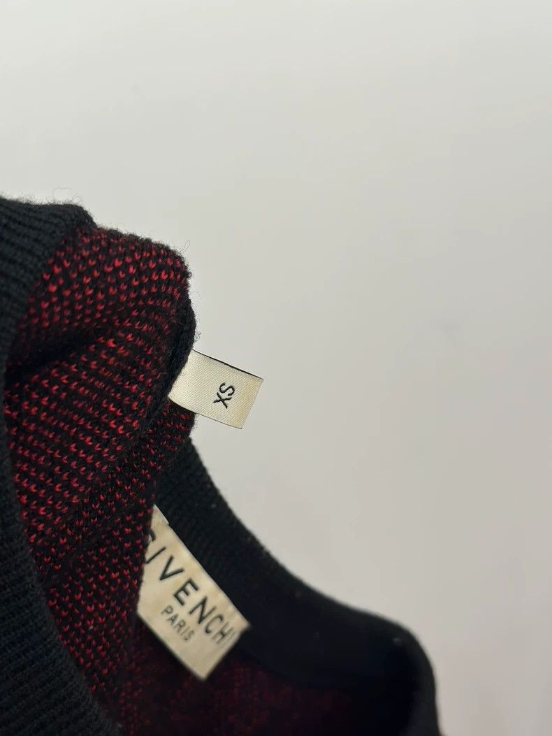 Givenchy Givenchy Black Embroidered Sweater XS - dmc Size US XS / EU 42 / 0 - 5 Thumbnail