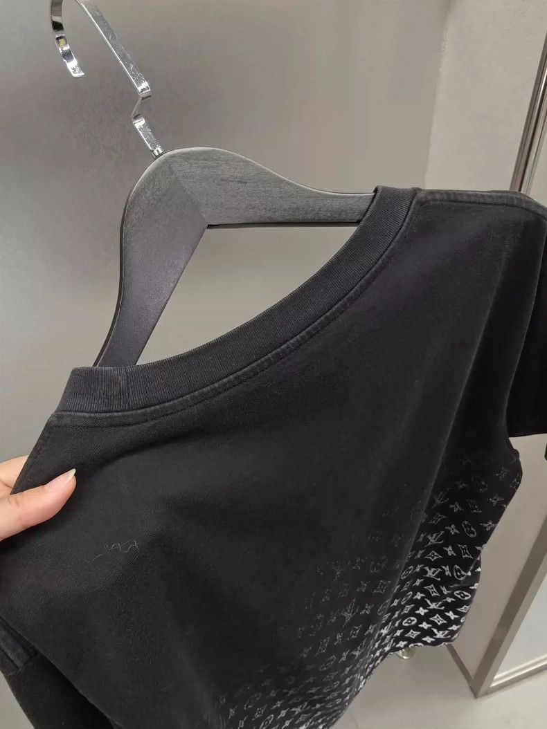 Louis Vuitton LV Gradient Logo Black Short Sleeve S - dmc Size US S / EU 44-46 / 1 - 6 Thumbnail
