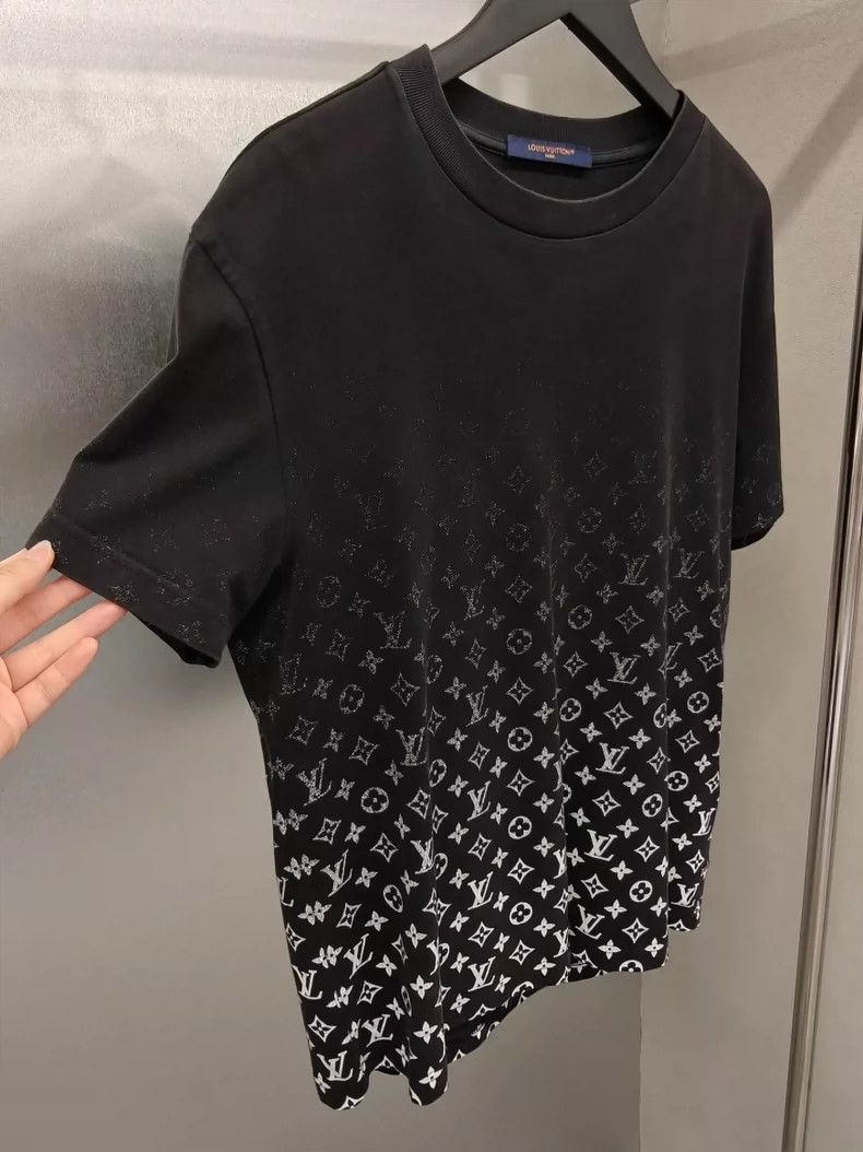 Louis Vuitton LV Gradient Logo Black Short Sleeve S - dmc Size US S / EU 44-46 / 1 - 3 Thumbnail