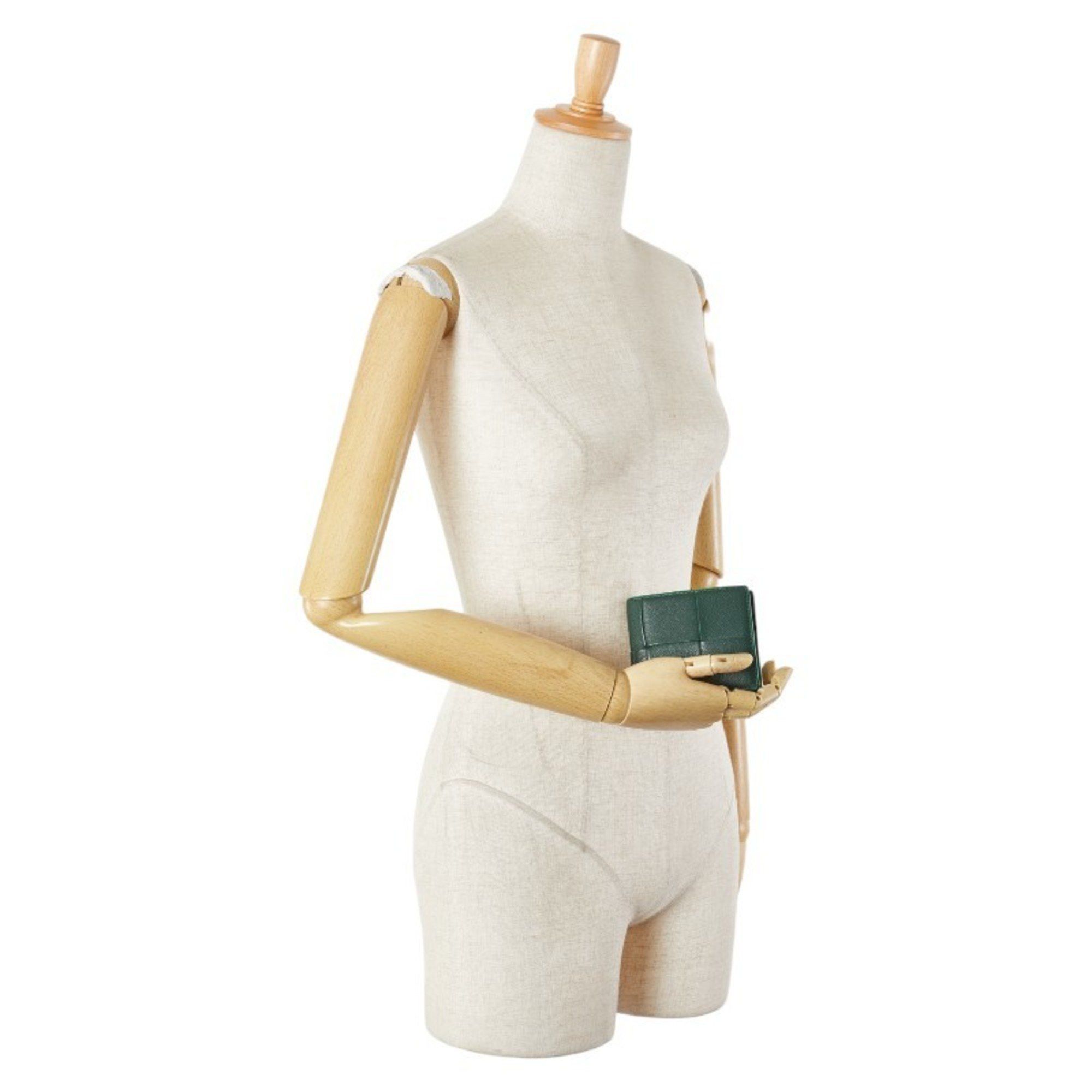 Bottega Veneta Bottega Veneta Maxi Intrecciato Cassette Bi-fold Wallet in Emerald Green Leather for Women Size ONE SIZE - 10 Thumbnail
