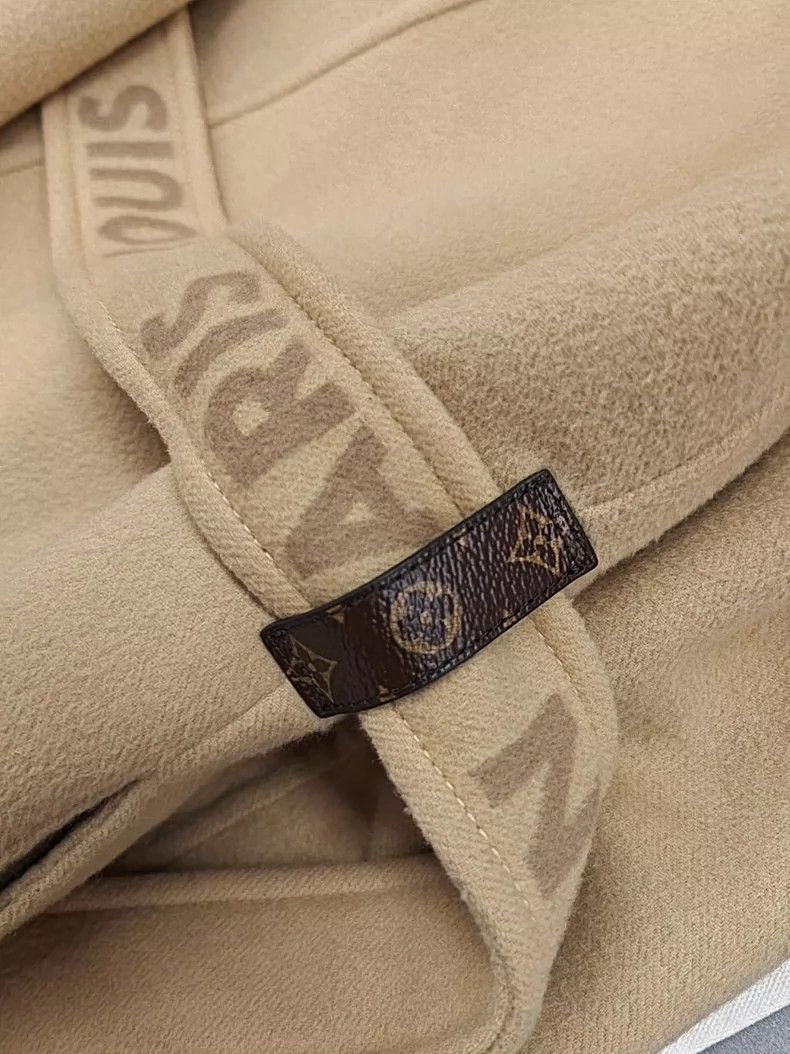 Louis Vuitton LV Beige Monogram Belted Coat - dmc Size US L / EU 52-54 / 3 - 6 Thumbnail