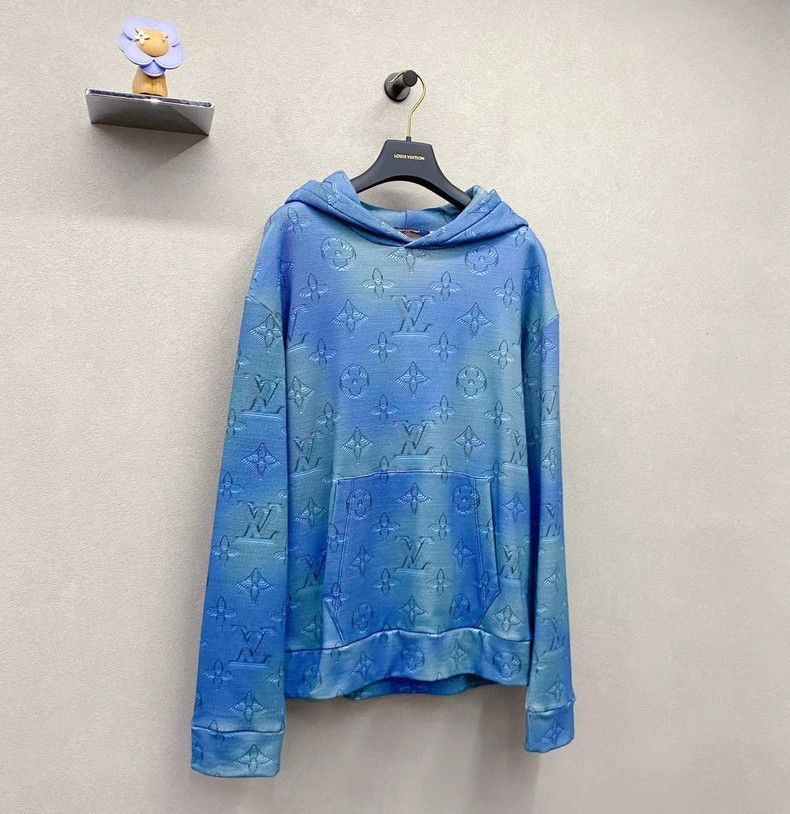 Louis Vuitton Louis Vuitton Blue Gradient Logo Hoodie - dmc Size US M / EU 48-50 / 2 - 4 Thumbnail