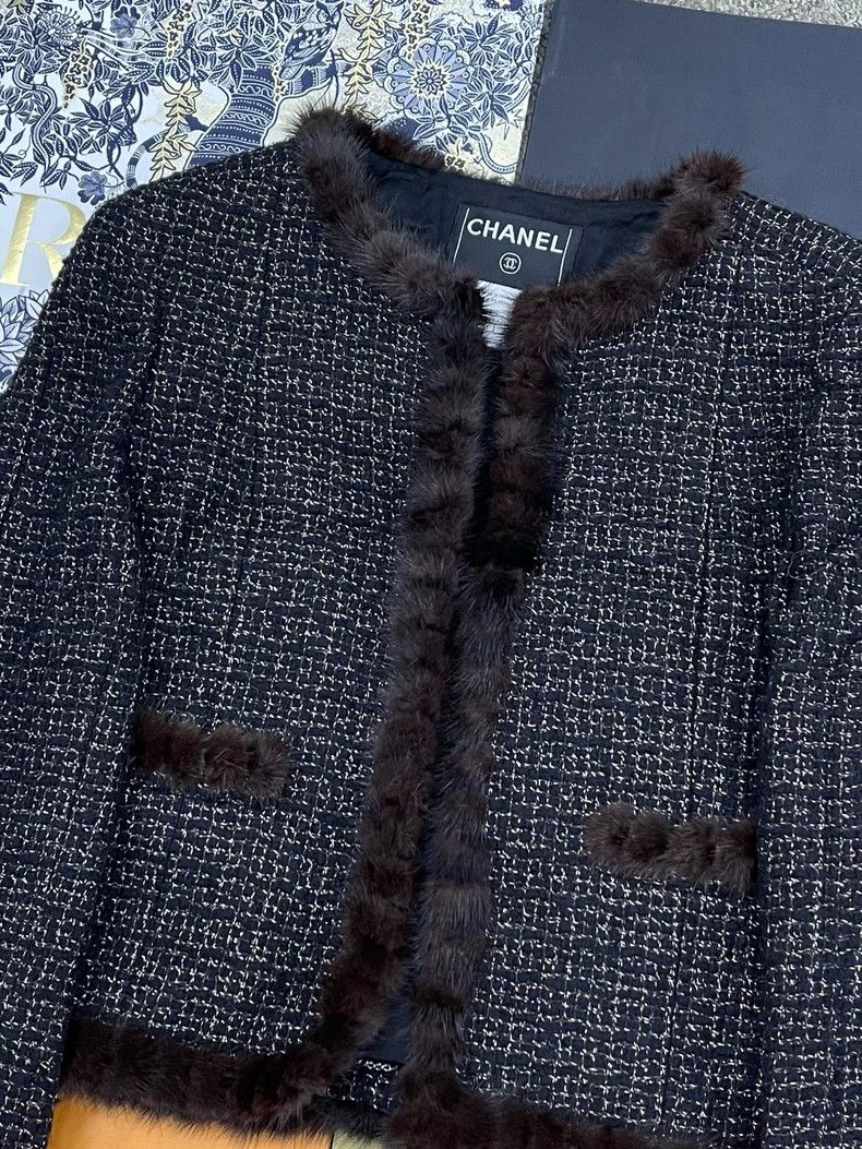 Chanel Chanel Classic Fur-Trim Tweed Jacket - dmc Size US S / EU 44-46 / 1 - 2 Thumbnail