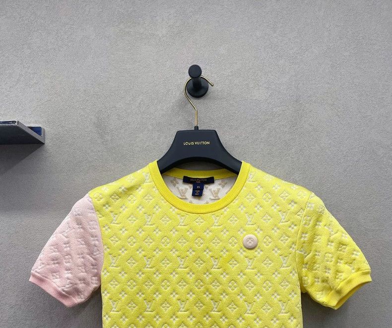 Louis Vuitton Louis Vuitton Yellow Logo Print Short-Sleeve T-Shirt - dmc Size US XS / EU 42 / 0 - 5 Thumbnail
