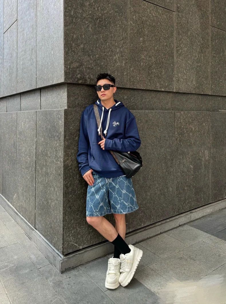 Louis Vuitton LV Navy Embroidered Hoodie XS - dmc Size US XS / EU 42 / 0 - 8 Thumbnail