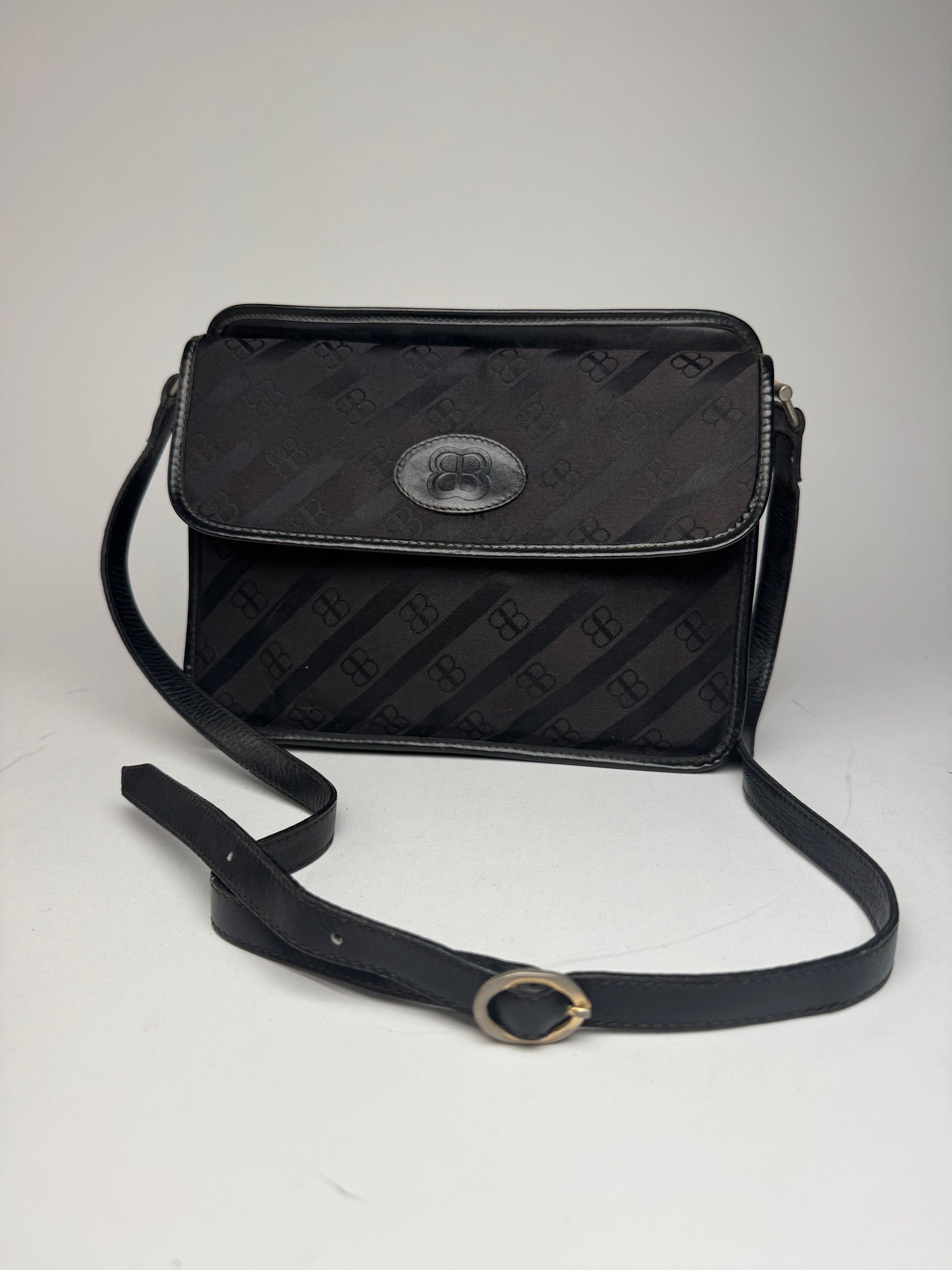 Balenciaga Vintage Monogram Crossbody Bag black Size ONE SIZE - 14 Thumbnail