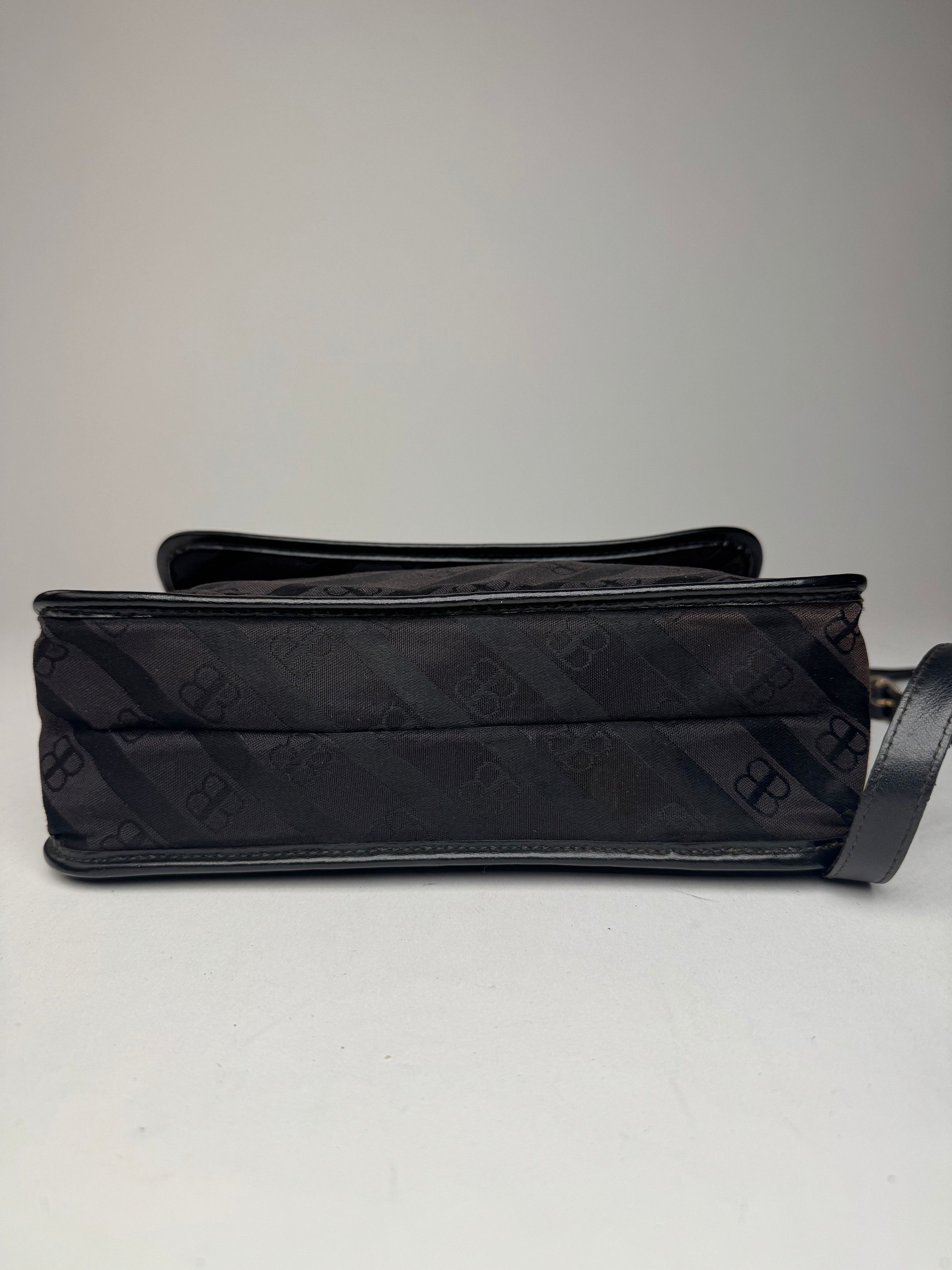 Balenciaga Vintage Monogram Crossbody Bag black Size ONE SIZE - 13 Thumbnail