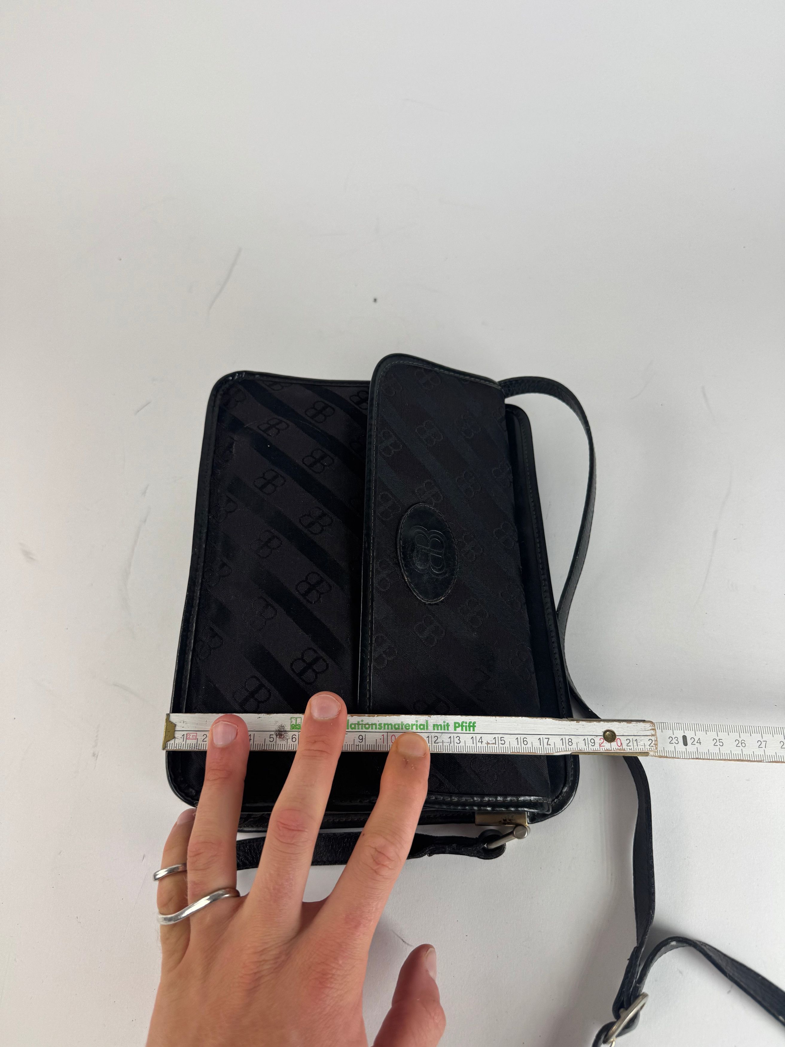 Balenciaga Vintage Monogram Crossbody Bag black Size ONE SIZE - 12 Thumbnail