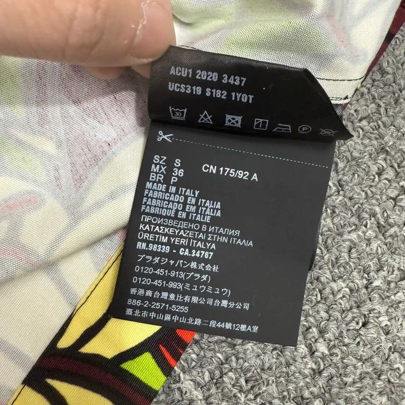 Prada Prada Colorful Short Sleeve Shirt for Men Size US S / EU 44-46 / 1 - 5 Thumbnail