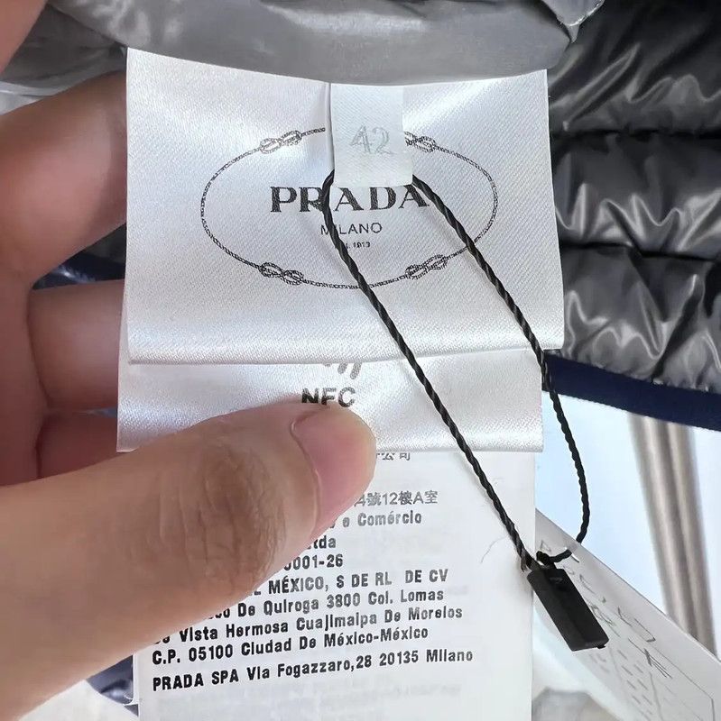 Prada Prada Men's Puffer Jacket in Deep Navy Size US M / EU 48-50 / 2 - 4 Thumbnail