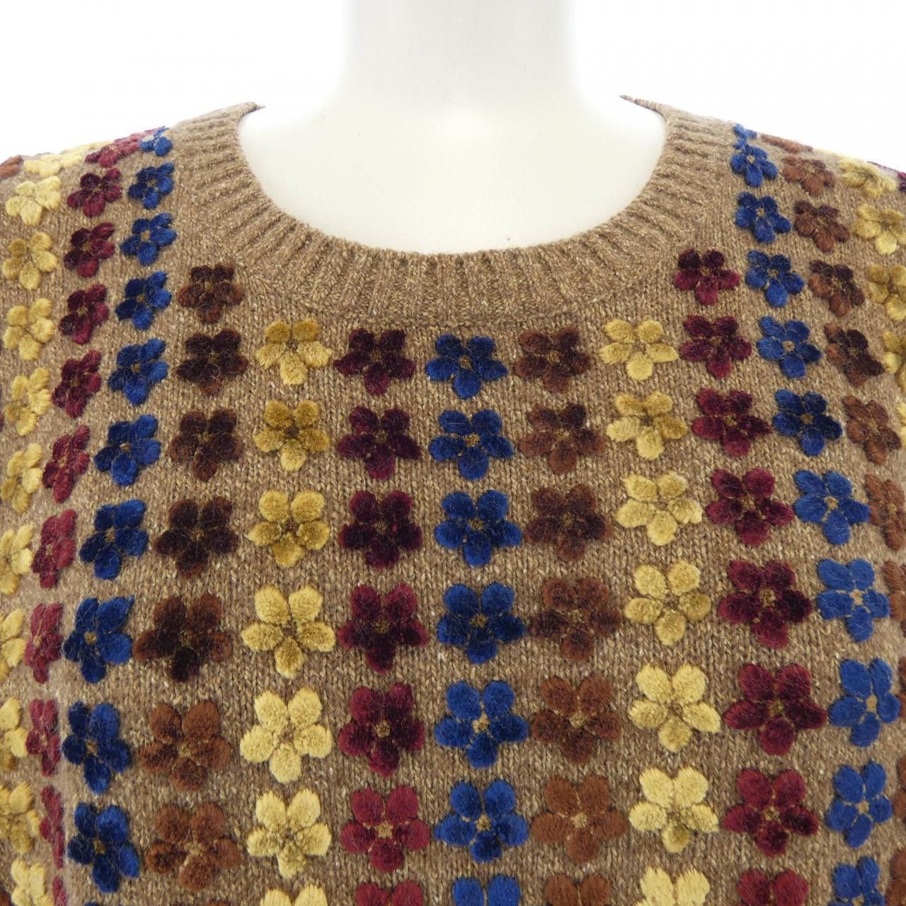 Chanel Chanel Chanel Cashmere Knit Others Tops P52452K06750 DUTY FREE for USA Size ONE SIZE - 5 Thumbnail