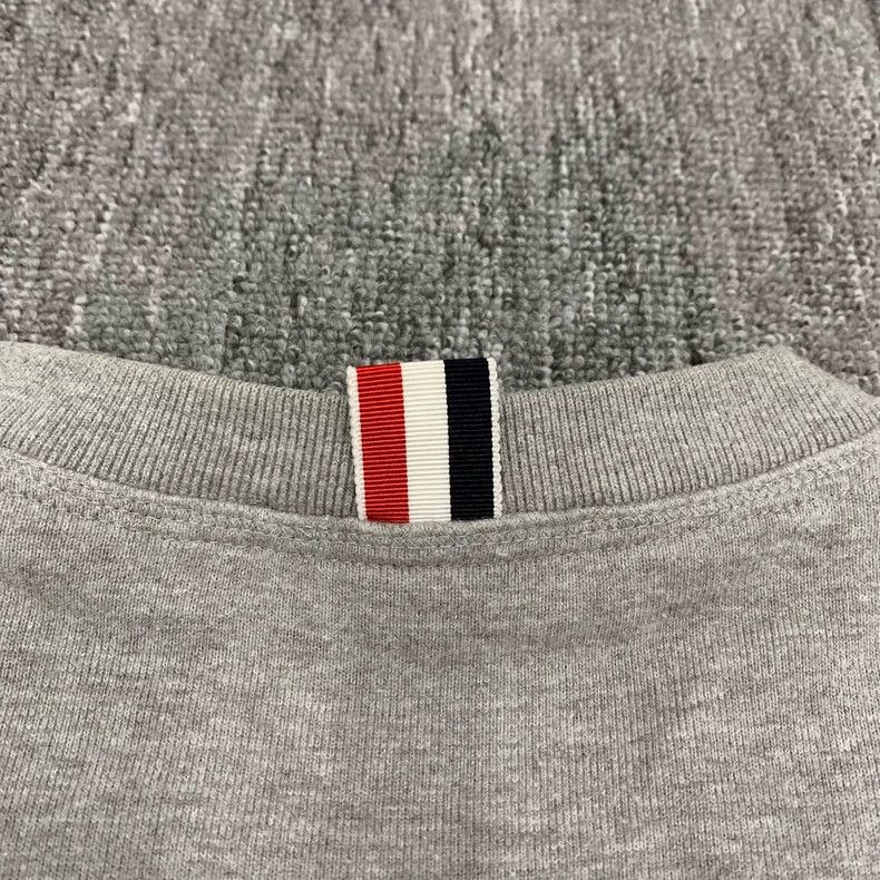 Thom Browne THOM BROWNE Gray Four-Stripe Sweatshirt - dmc Size US XXL / EU 58 / 5 - 4 Thumbnail