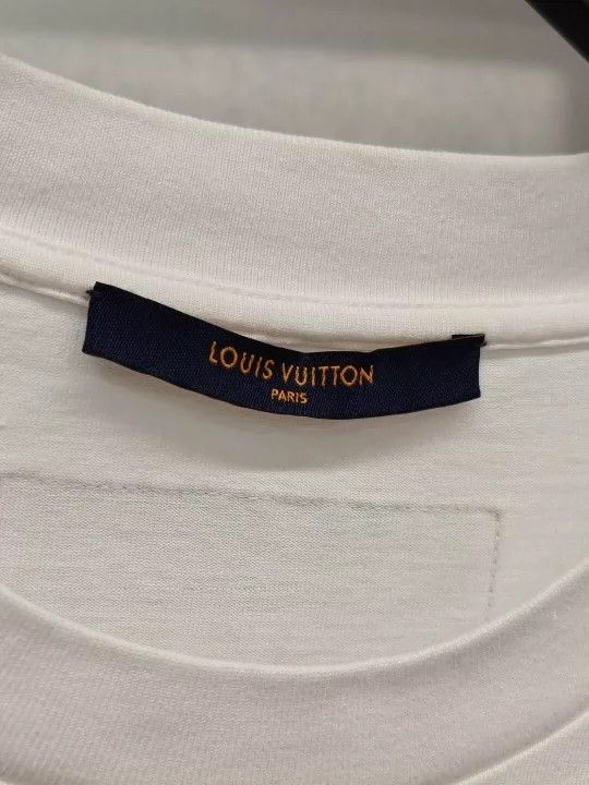 Louis Vuitton LV Embroidered Logo White Short-Sleeve T-Shirt - dmc Size US L / EU 52-54 / 3 - 3 Thumbnail