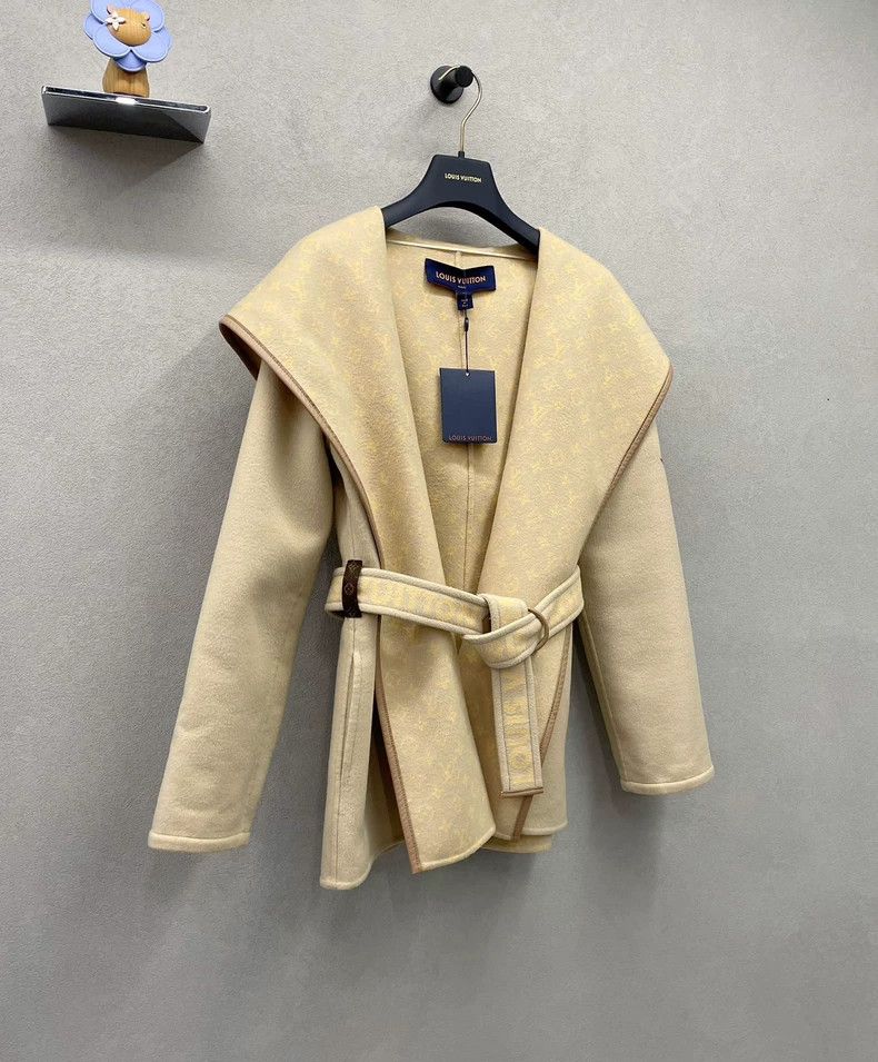 Louis Vuitton Louis Vuitton Beige Monogram Coat - dmc Size US XS / EU 42 / 0 - 2 Thumbnail