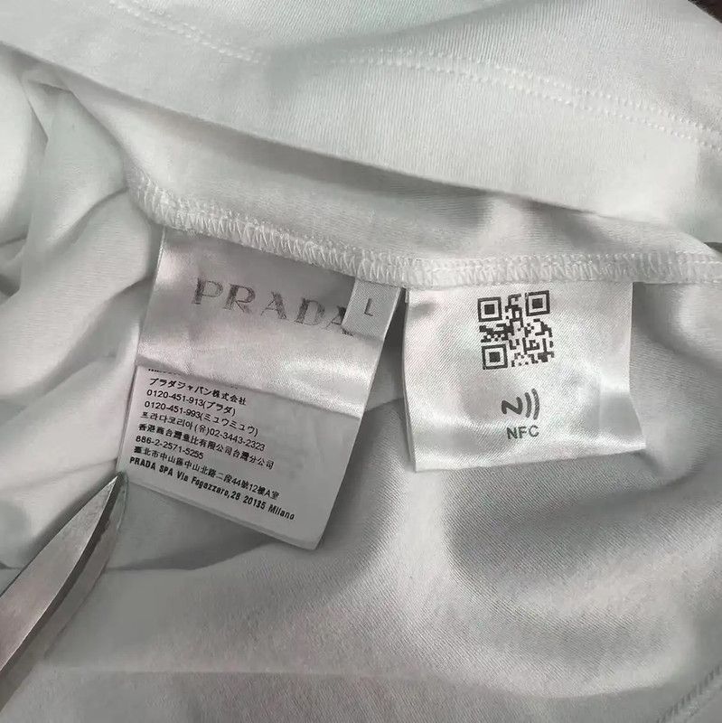 Prada Prada White Cotton T-Shirt for Men Size US L / EU 52-54 / 3 - 6 Thumbnail