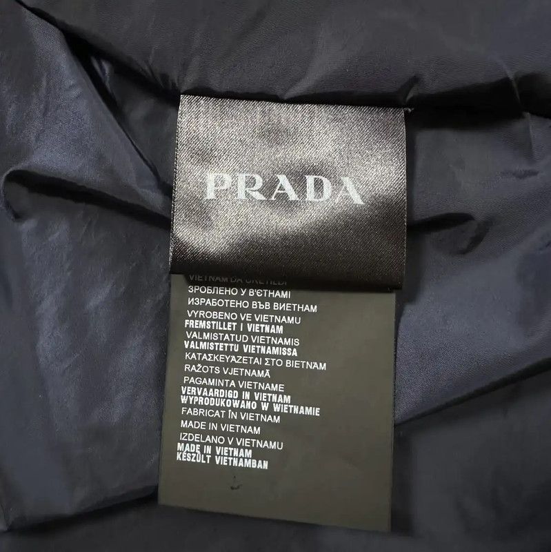 Prada Prada Men's XL Navy Jacket with Hood Size US XL / EU 56 / 4 - 8 Thumbnail