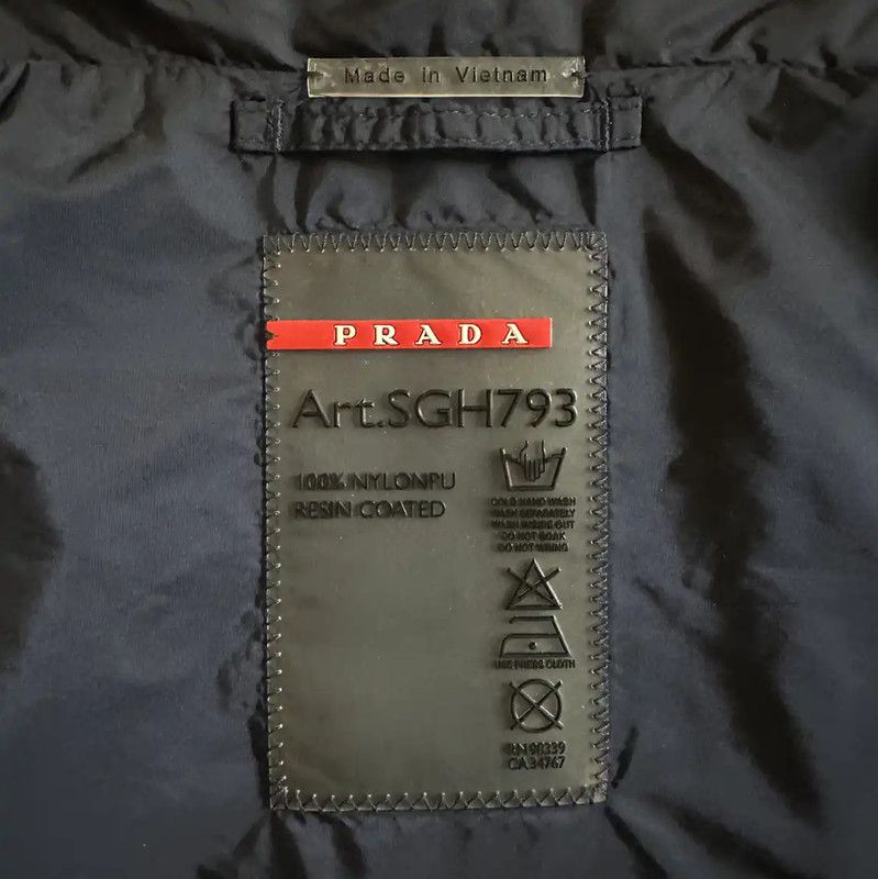 Prada Prada Men's XL Navy Jacket with Hood Size US XL / EU 56 / 4 - 6 Thumbnail