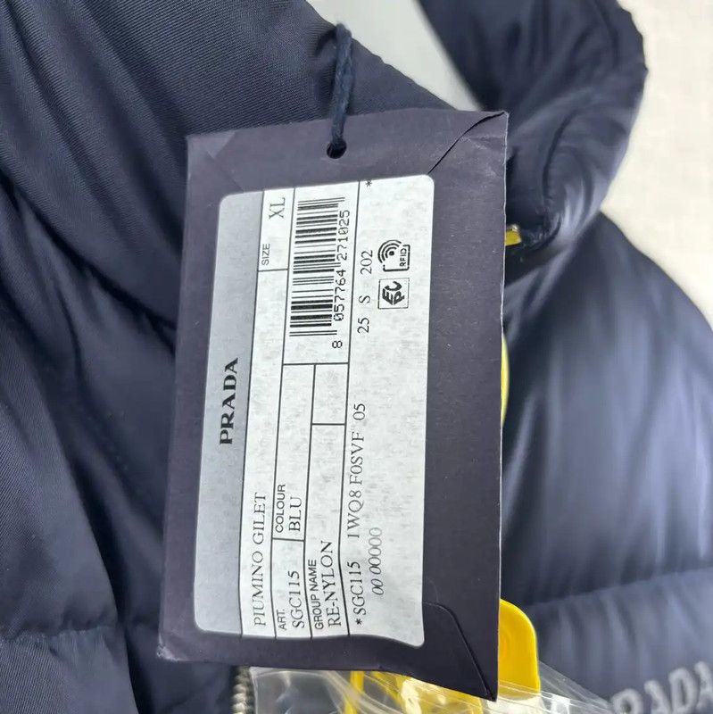 Prada Prada Men's Navy Puffer Vest Size US XL / EU 56 / 4 - 6 Thumbnail